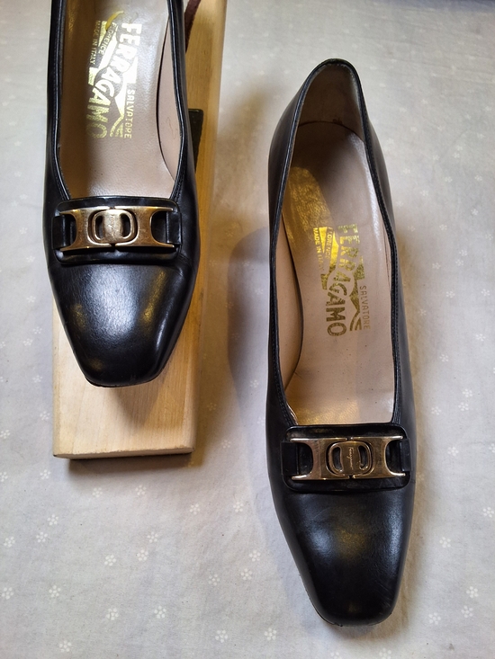 Salvatore Ferragamo Shoes - Salvatore Ferragamo Black Leather Block Heel Pumps with Gold Gancini
